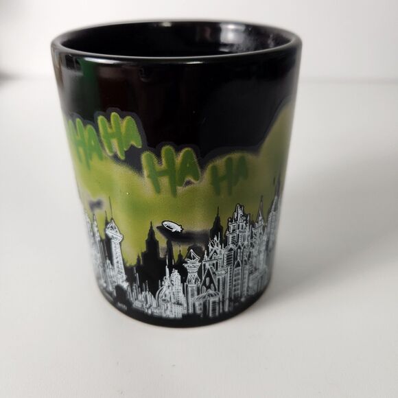 Batman Joker Skyline Color Changing 11 oz Coffee Mug - zak! Designs LOOT CRATE - Picture 3 of 12